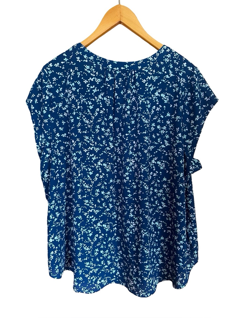 41 HAWTHORN Morey Split Neck Short Sleeve Blouse Blue Floral 3X - Picture 4 of 9